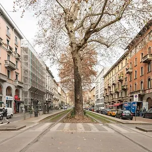 https://grazioso-e-centralissimo-apt.italymilanhotels.net