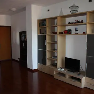 https://elegante-appartamento-trilocale.italymilanhotels.net
